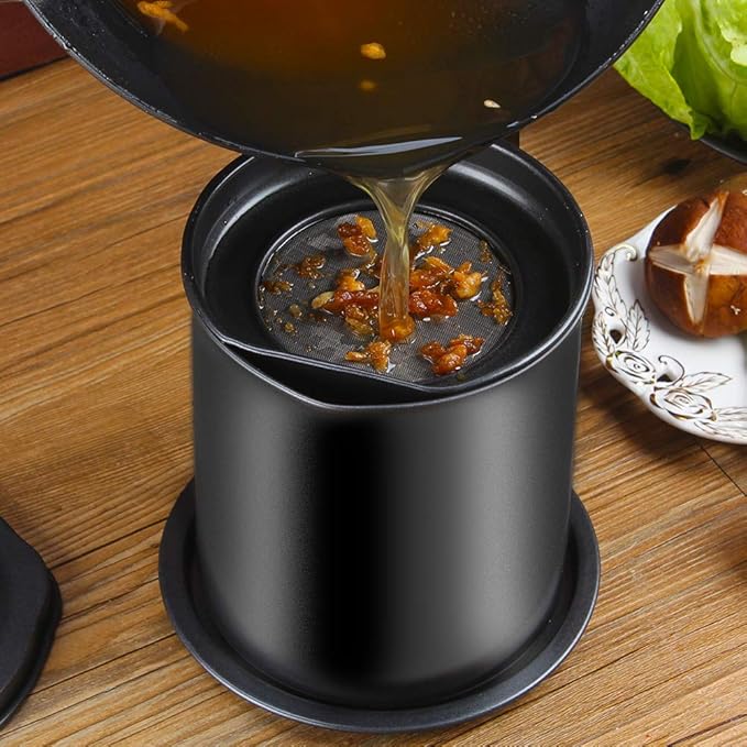 Cambom Bacon Grease Container with Fine Mesh Strainer, 1.3 L almost 6 Full Cups Iron Cooking Oil Can with Removable a Coaster Tray for Kitchen Fat Storage Black